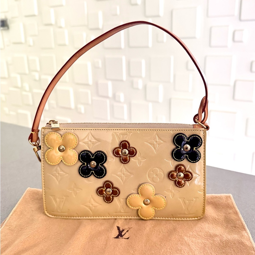 Authentic Louis Vuitton Vernis Flower Lexington Accessory Pouch Handbag Pochette